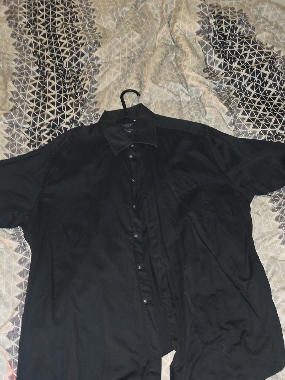Dockers Men's Black Short-Sleeve Button-Down Shirt